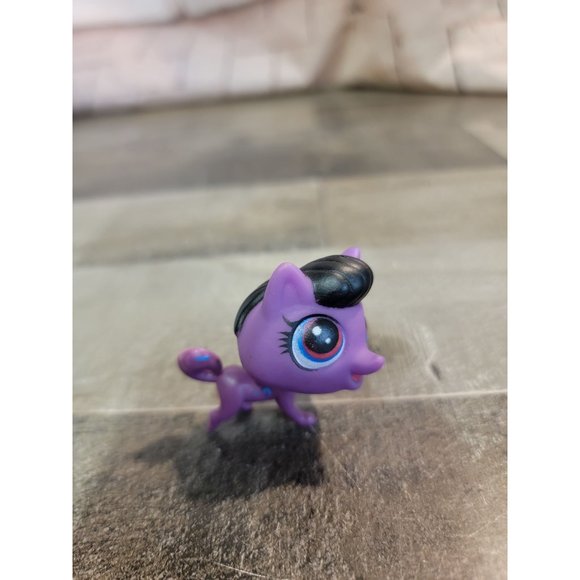 Purple pony dog LPS? Toy figure - Picture 1 of 4